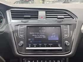 Volkswagen Tiguan (2017) thumbnail 21
