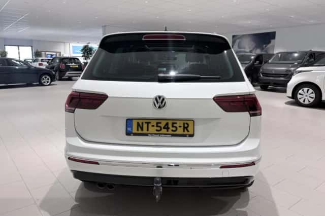 Volkswagen Tiguan (2017) thumbnail 4