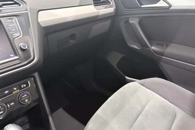 Volkswagen Tiguan (2017) thumbnail 31