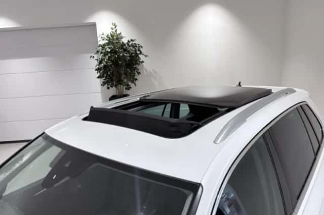 Volkswagen Tiguan (2017) thumbnail 9