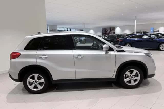 Suzuki Vitara (2017) thumbnail 6