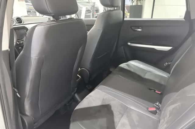 Suzuki Vitara (2017) thumbnail 9