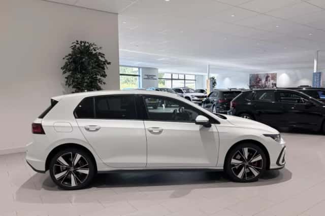 Volkswagen Golf (2021) thumbnail 5