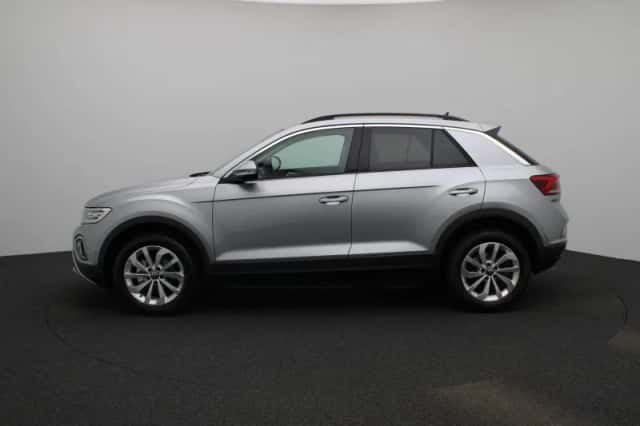 Volkswagen T-Roc (2025) thumbnail 4