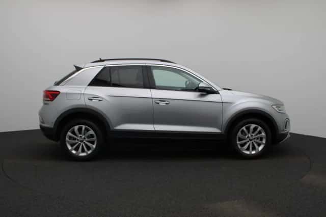 Volkswagen T-Roc (2025) thumbnail 6