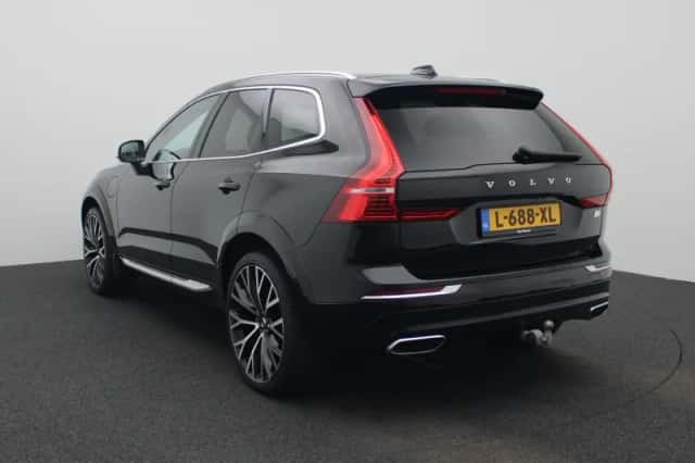 Volvo XC60 (2021) thumbnail 2