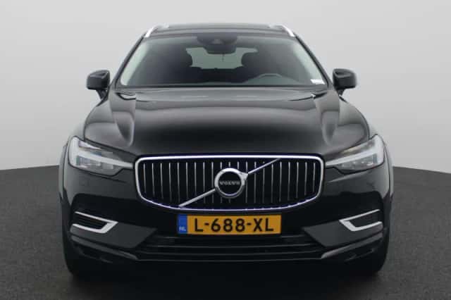 Volvo XC60 (2021) thumbnail 3
