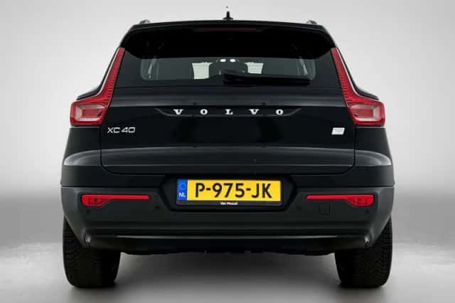 Volvo XC40 (2022) thumbnail 3