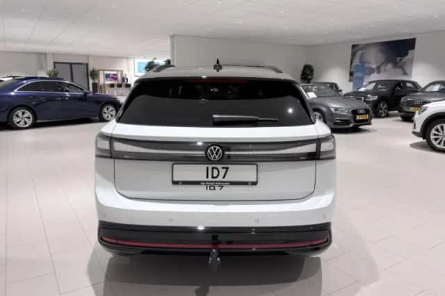 Volkswagen ID.7 (2026) thumbnail 4
