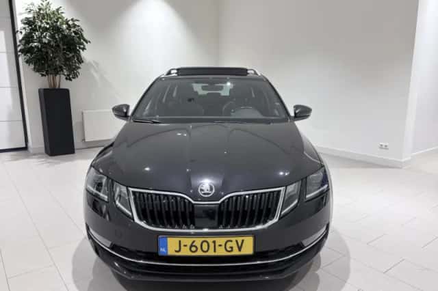Škoda Octavia (2020) thumbnail 8