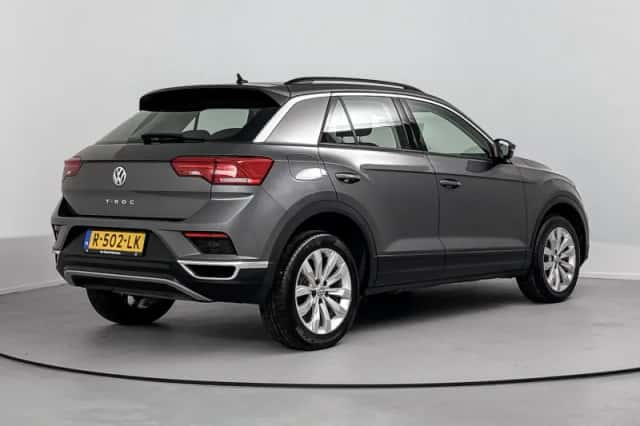 Volkswagen T-Roc (2018) thumbnail 4