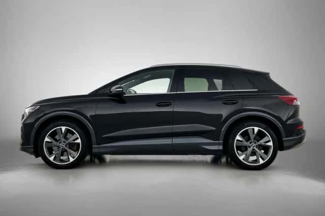 Audi Q4 e-tron (2021) thumbnail 2