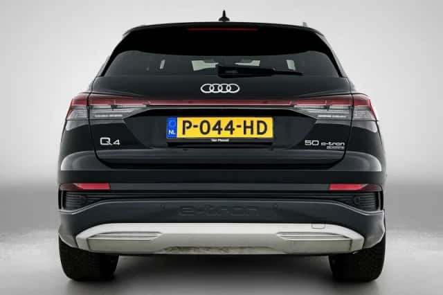 Audi Q4 e-tron (2021) thumbnail 3
