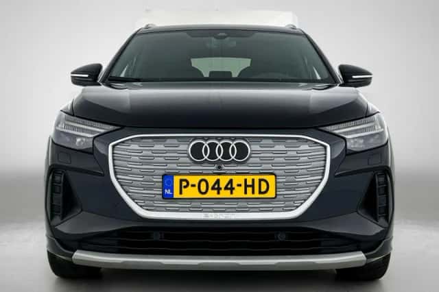 Audi Q4 e-tron (2021) thumbnail 5