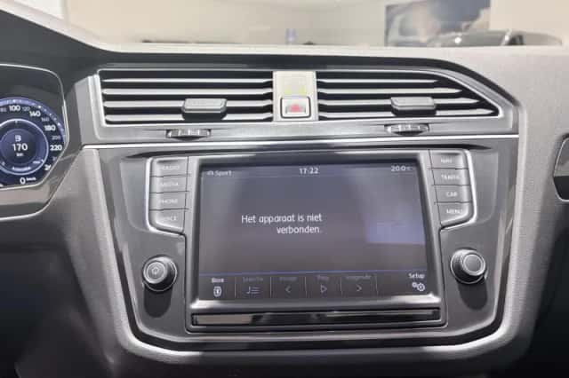 Volkswagen Tiguan (2016) thumbnail 22