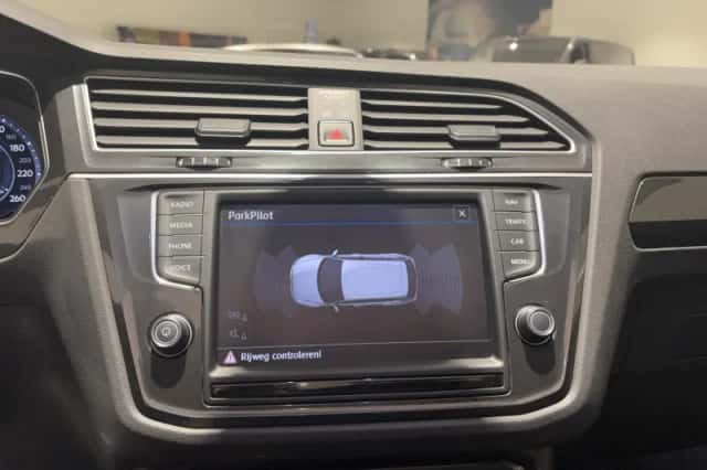 Volkswagen Tiguan (2016) thumbnail 27