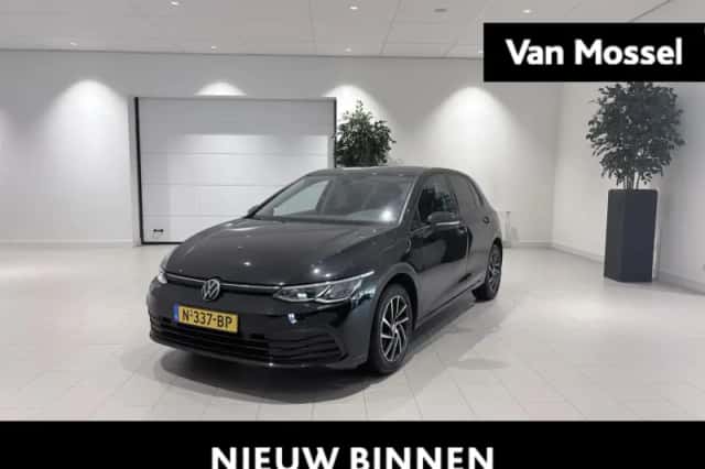 Volkswagen Golf (2021) thumbnail 1