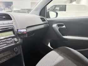 Volkswagen Polo (2011) thumbnail 19