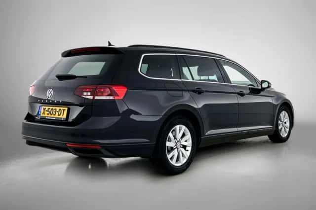Volkswagen Passat (2020) thumbnail 4