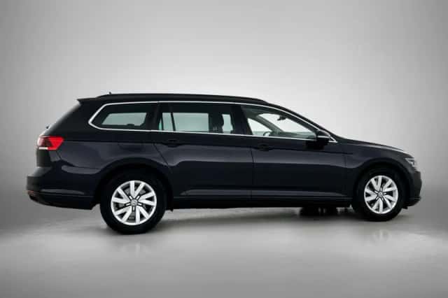 Volkswagen Passat (2020) thumbnail 4