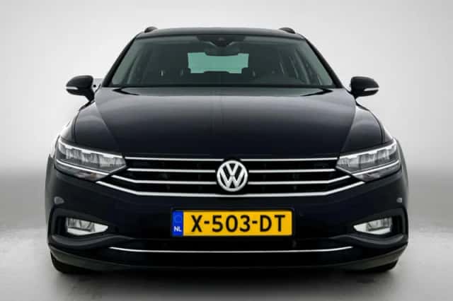 Volkswagen Passat (2020) thumbnail 5