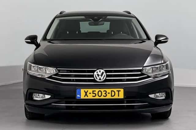 Volkswagen Passat (2020) thumbnail 5