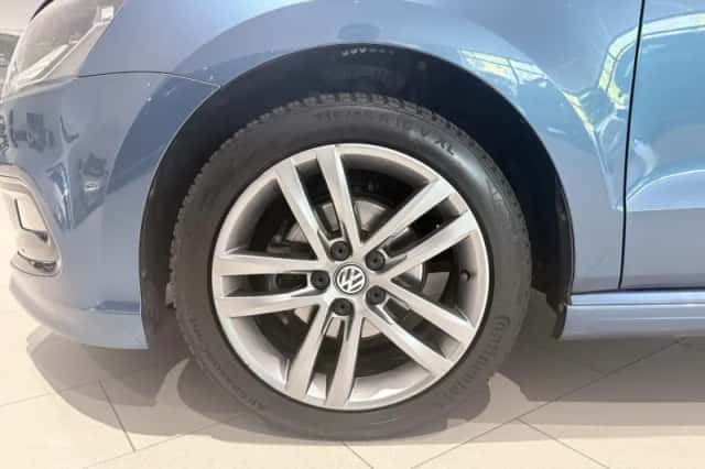 Volkswagen Polo (2016) thumbnail 2