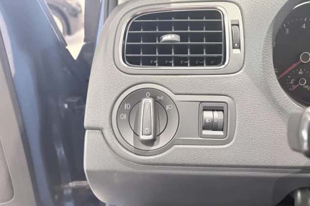 Volkswagen Polo (2016) thumbnail 13
