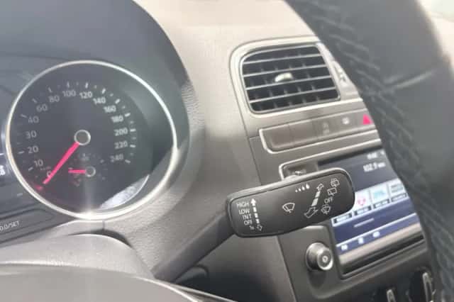 Volkswagen Polo (2016) thumbnail 15