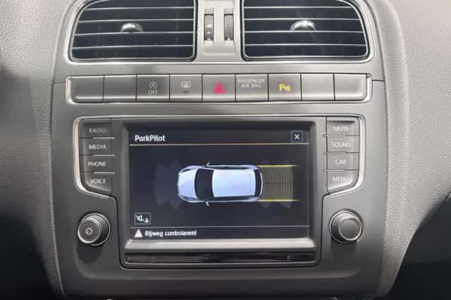 Volkswagen Polo (2016) thumbnail 19