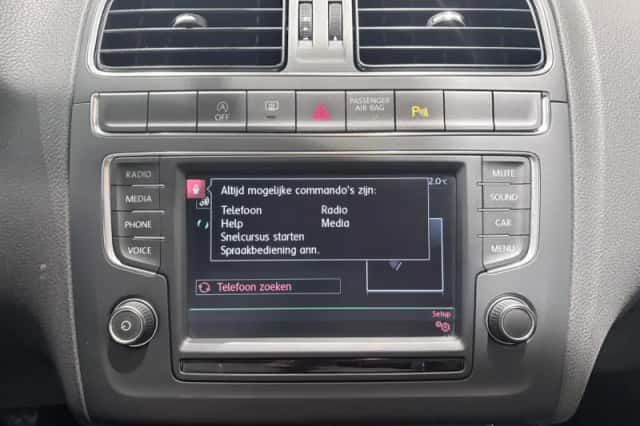 Volkswagen Polo (2016) thumbnail 23
