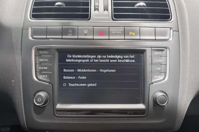 Volkswagen Polo (2016) thumbnail 24