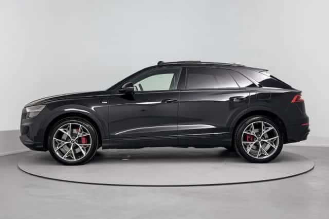 Audi Q8 (2021) thumbnail 2