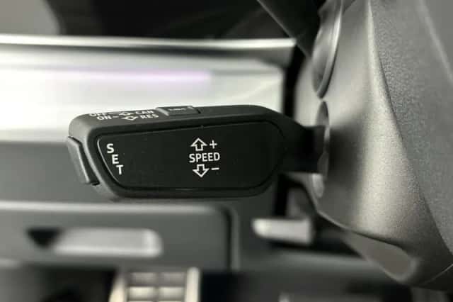 Audi Q8 (2021) thumbnail 6