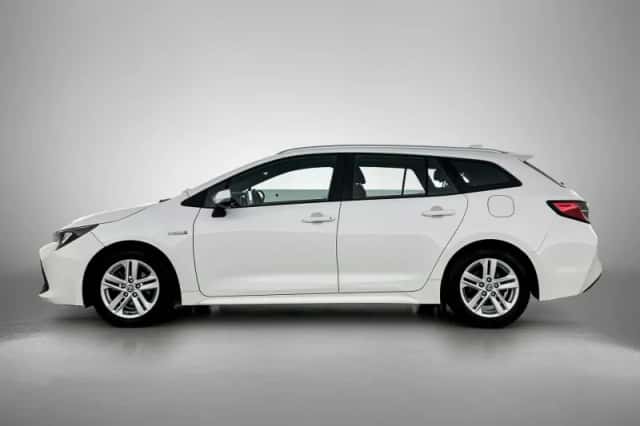 Toyota Corolla (2022) thumbnail 2
