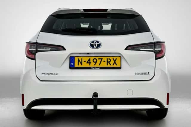 Toyota Corolla (2022) thumbnail 3