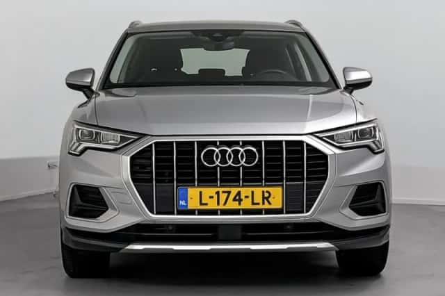 Audi Q3 (2021) thumbnail 5
