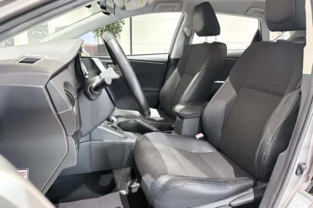 Toyota Auris (2013) thumbnail 11