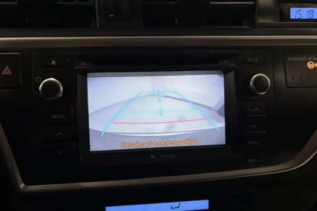 Toyota Auris (2013) thumbnail 24