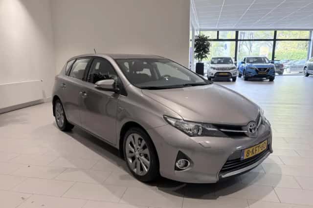 Toyota Auris (2013) thumbnail 7