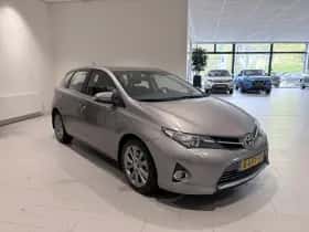 Toyota Auris (2013) thumbnail 7