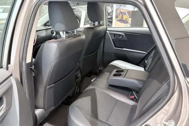 Toyota Auris (2013) thumbnail 9