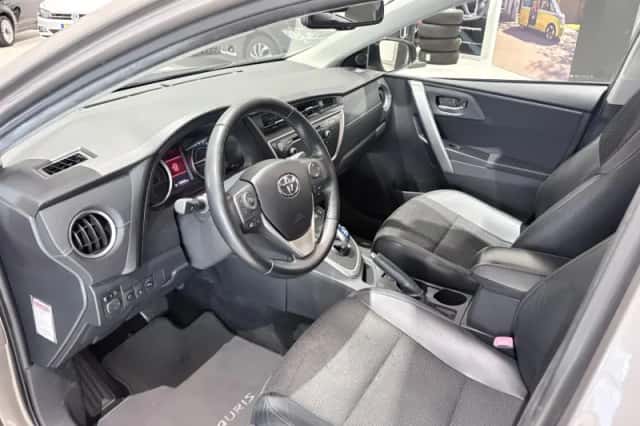 Toyota Auris (2013) thumbnail 10