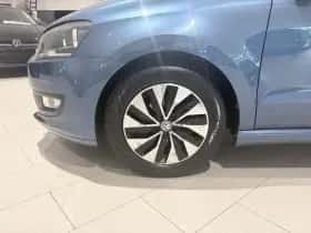 Volkswagen Polo (2016) thumbnail 2