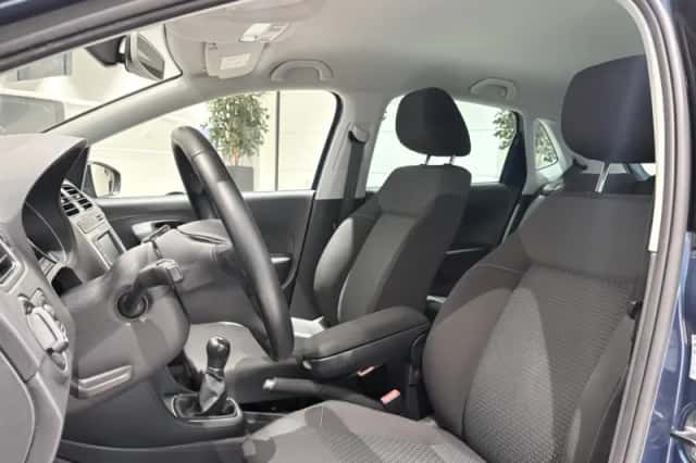 Volkswagen Polo (2016) thumbnail 11