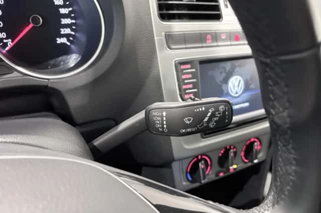 Volkswagen Polo (2016) thumbnail 15