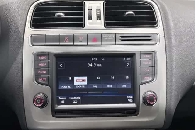 Volkswagen Polo (2016) thumbnail 17