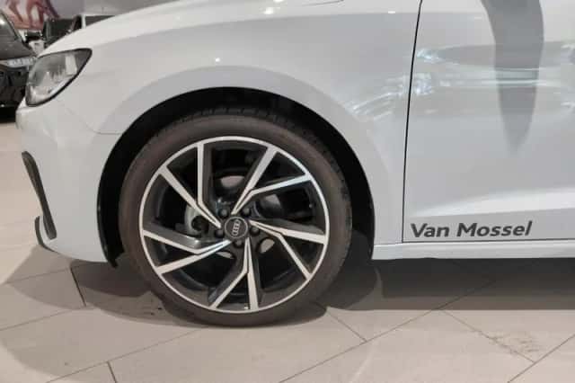 Audi A1 (2024) thumbnail 2