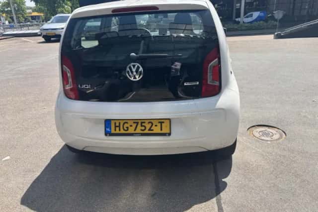 Volkswagen Up! (2015) thumbnail 5