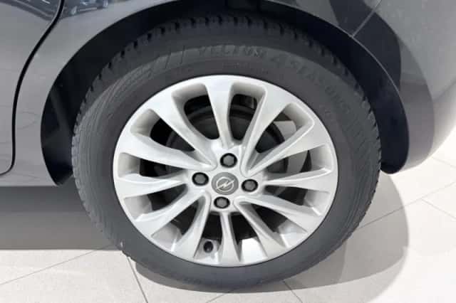 Opel Corsa (2018) thumbnail 3